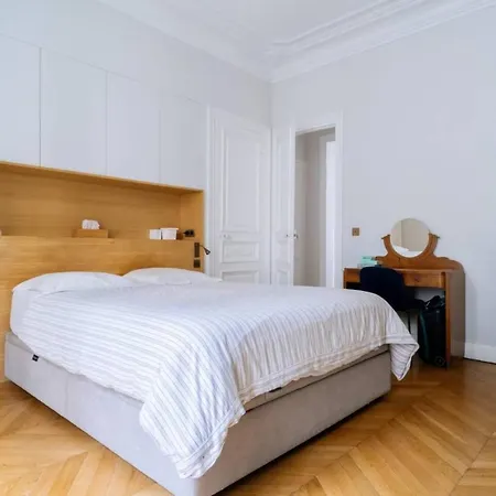 Spacious Parisian Family In 7th * פריז