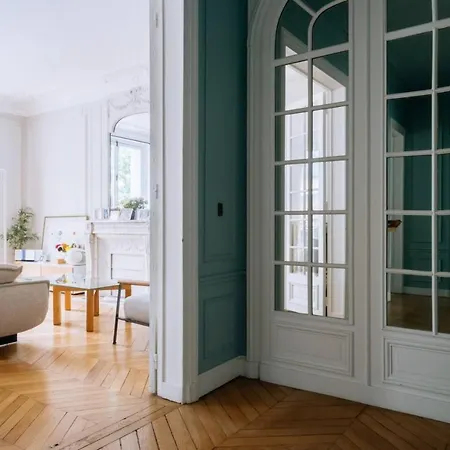 Spacious Parisian Family In 7th פריז