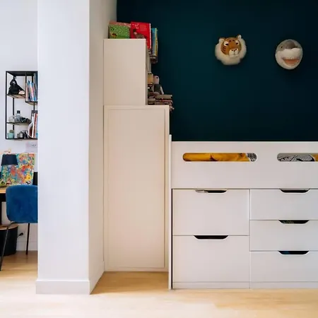 Spacious Parisian Family In 7th דירה *