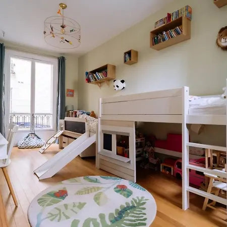 Spacious Parisian Family In 7th דירה