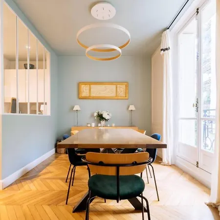 דירה Spacious Parisian Family In 7th *