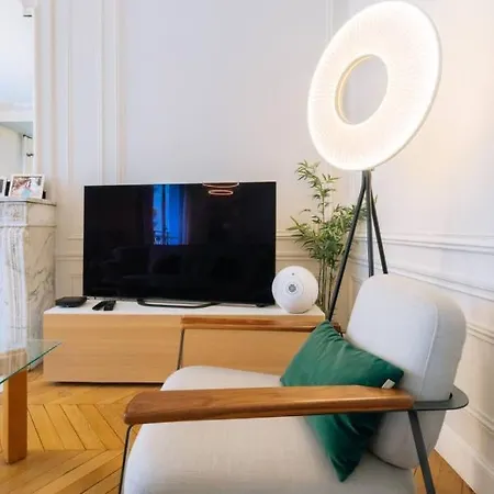 Spacious Parisian Family In 7th * פריז